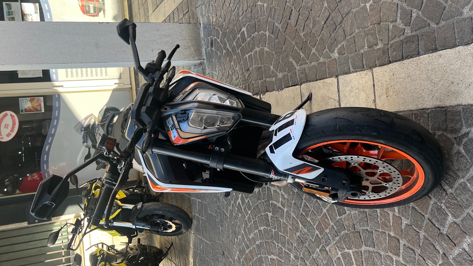 KTM 890 Duke