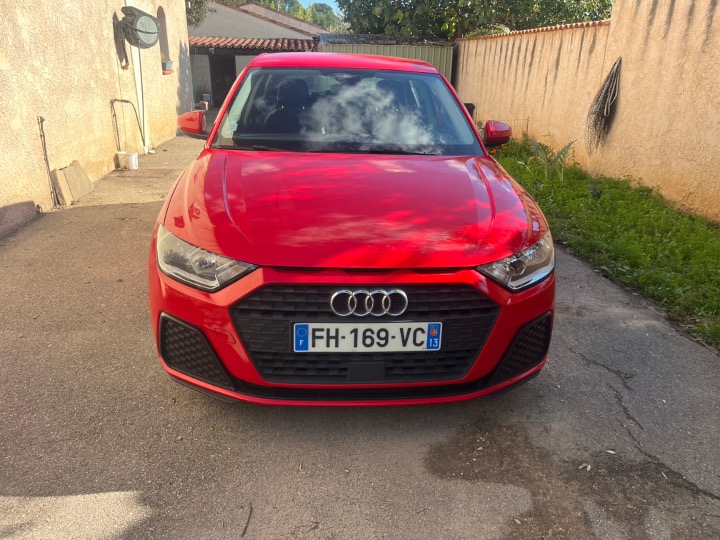 AUDI A1 SPORTBACK Rouge - Avant